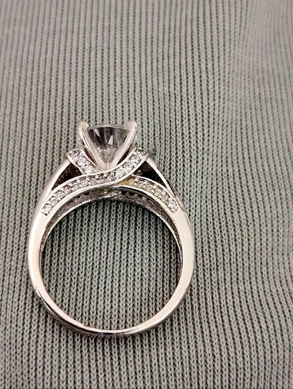 925 Silver Ring Size 7 **